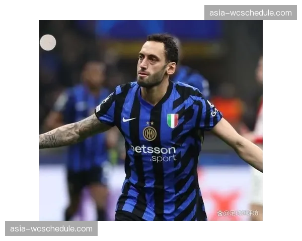 训练揭秘:国际米兰近日加练禁区前沿间接任意球,劳塔罗与恰尔汗奥卢多次连线 训练揭秘:国际米兰近日加练禁区前沿间接任意球,劳塔罗与恰尔汗奥卢多次连线